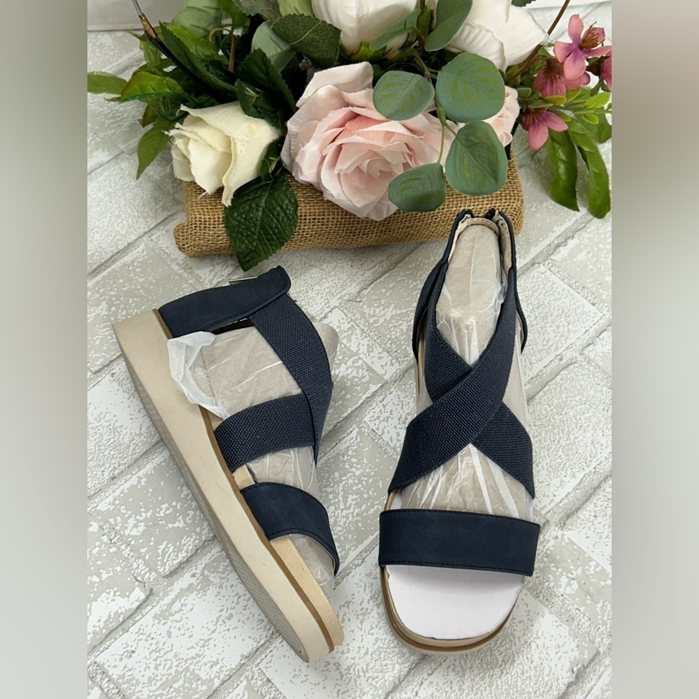 Women's Navy Sandals